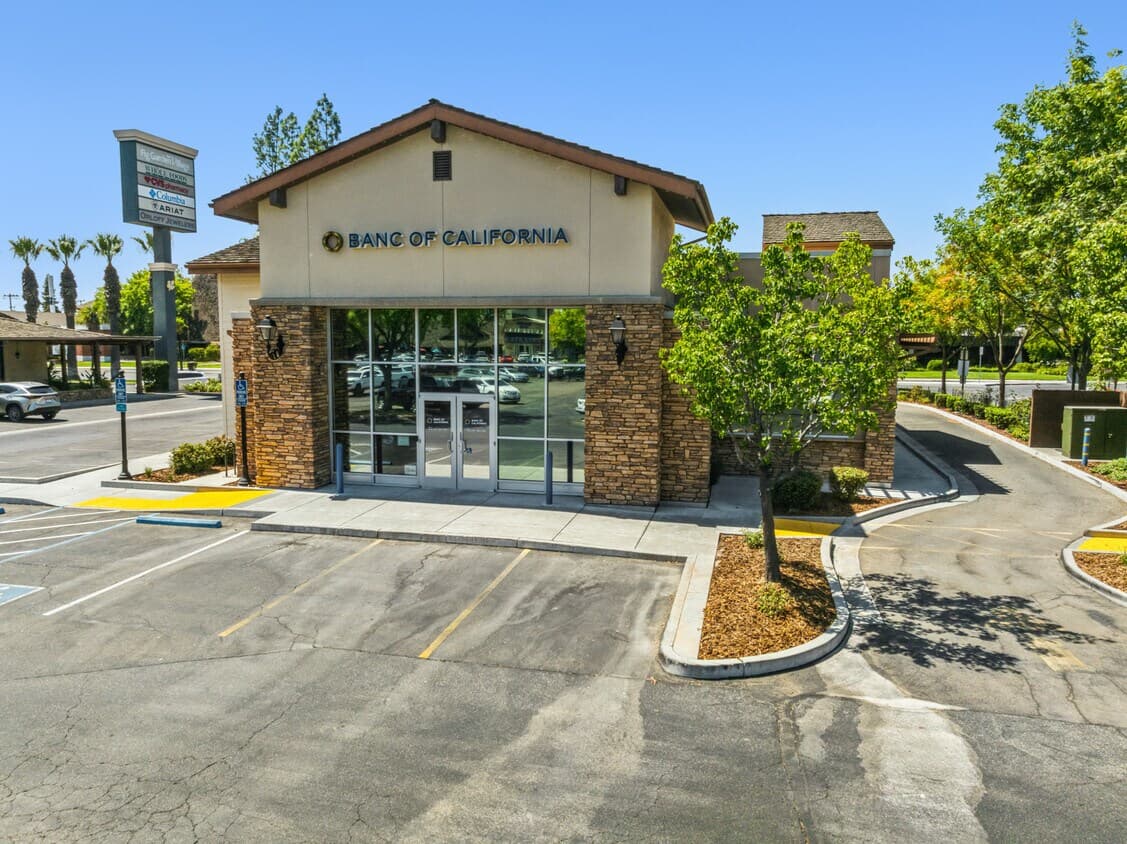 Banc of California - Fig Garden Village - Image 4